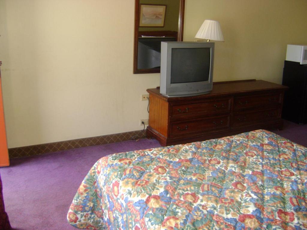 Knights Inn Гастония Номер фото