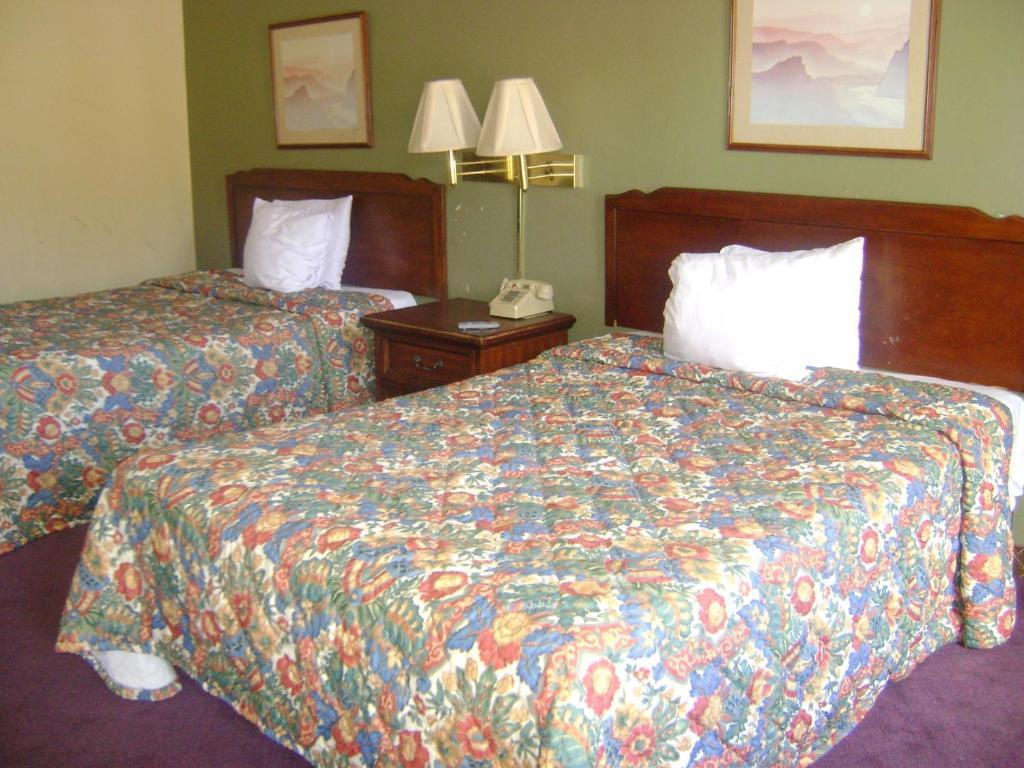 Knights Inn Гастония Номер фото